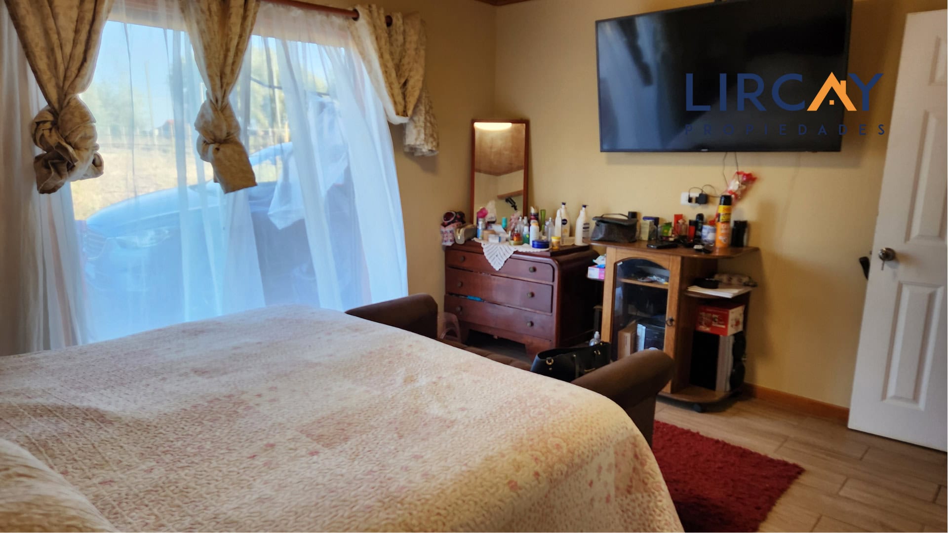 22 En Venta Parcela con Casa en San Rafael.