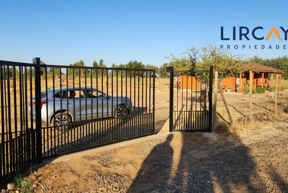 En Venta Parcela con Casa en San Rafael.