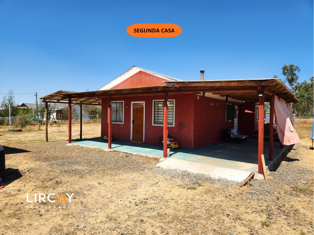 Parcela de 5.000 m² en San Rafael con Dos Casas Construidas y Terreno Plano