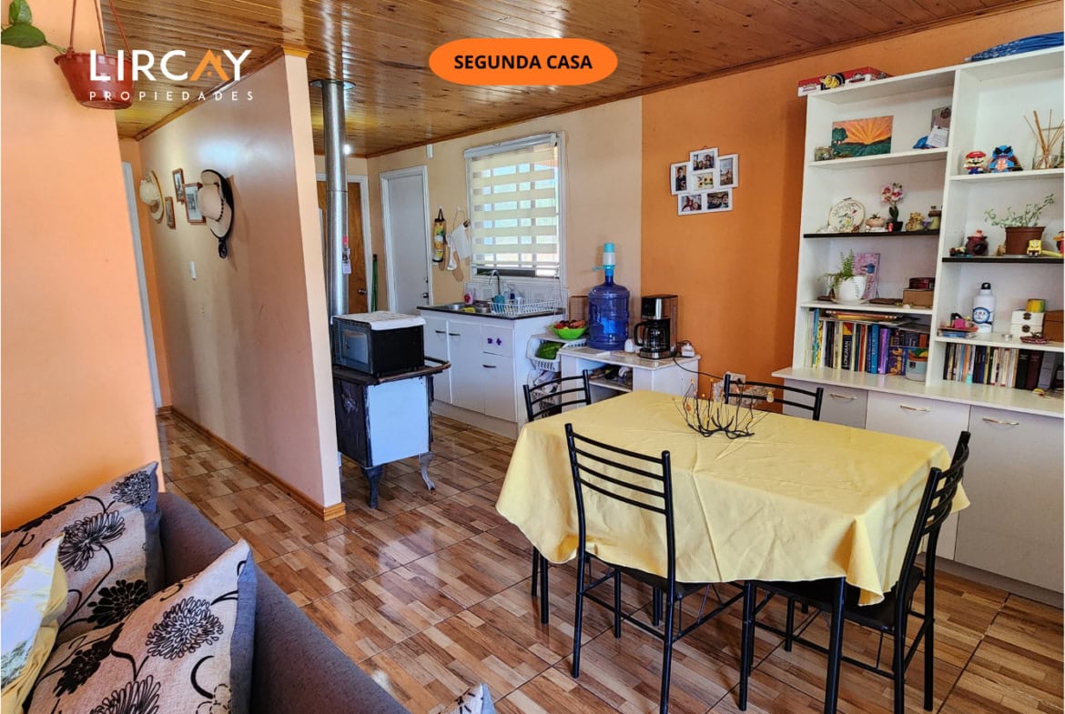 Parcela de 5.000 m² en San Rafael con Dos Casas Construidas y Terreno Plano