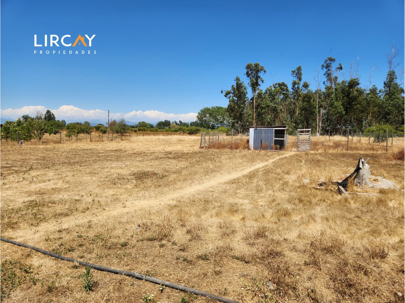 Parcela de 5.000 m² en San Rafael con Dos Casas Construidas y Terreno Plano