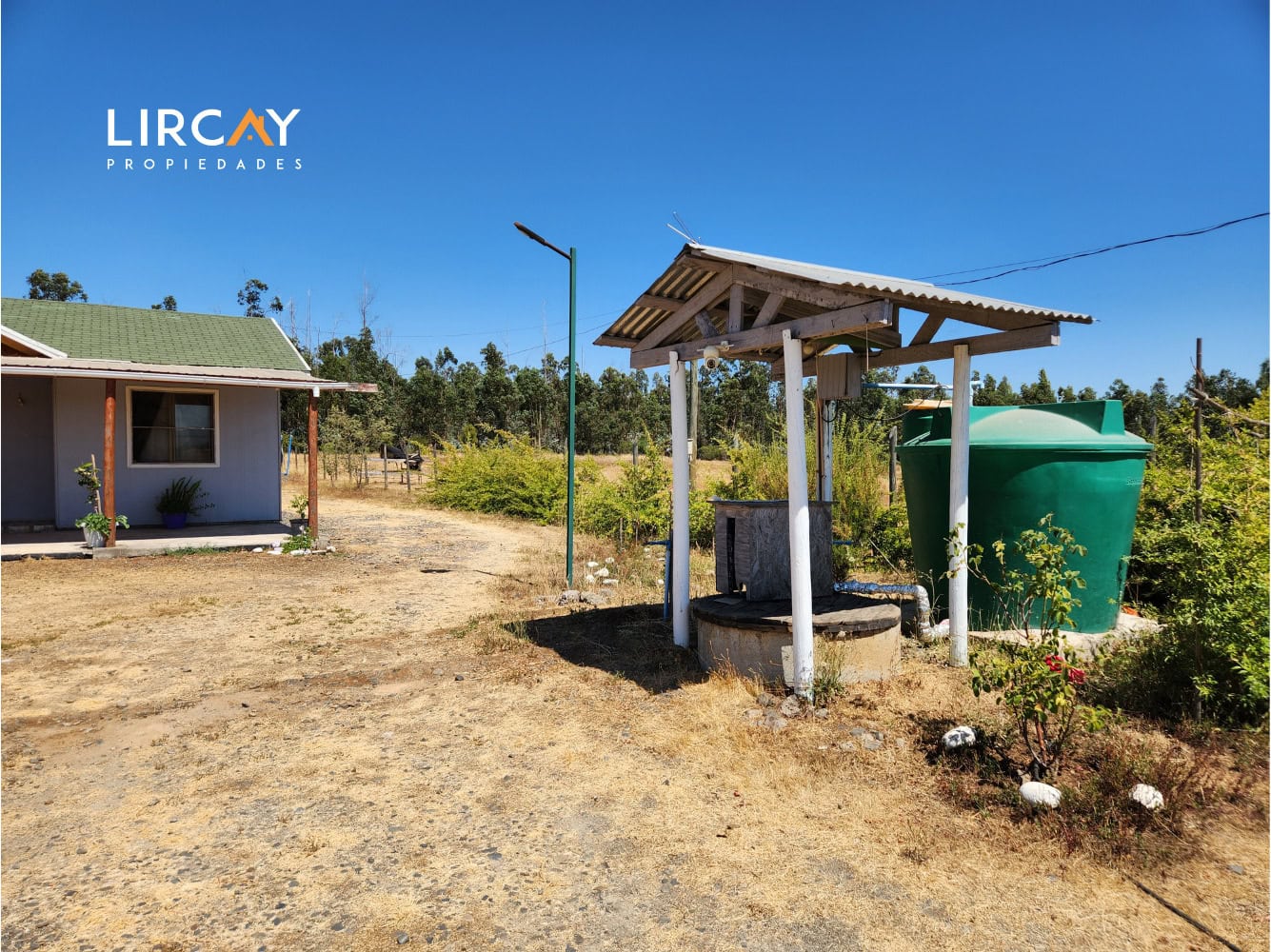 Parcela de 5.000 m² en San Rafael con Dos Casas Construidas y Terreno Plano