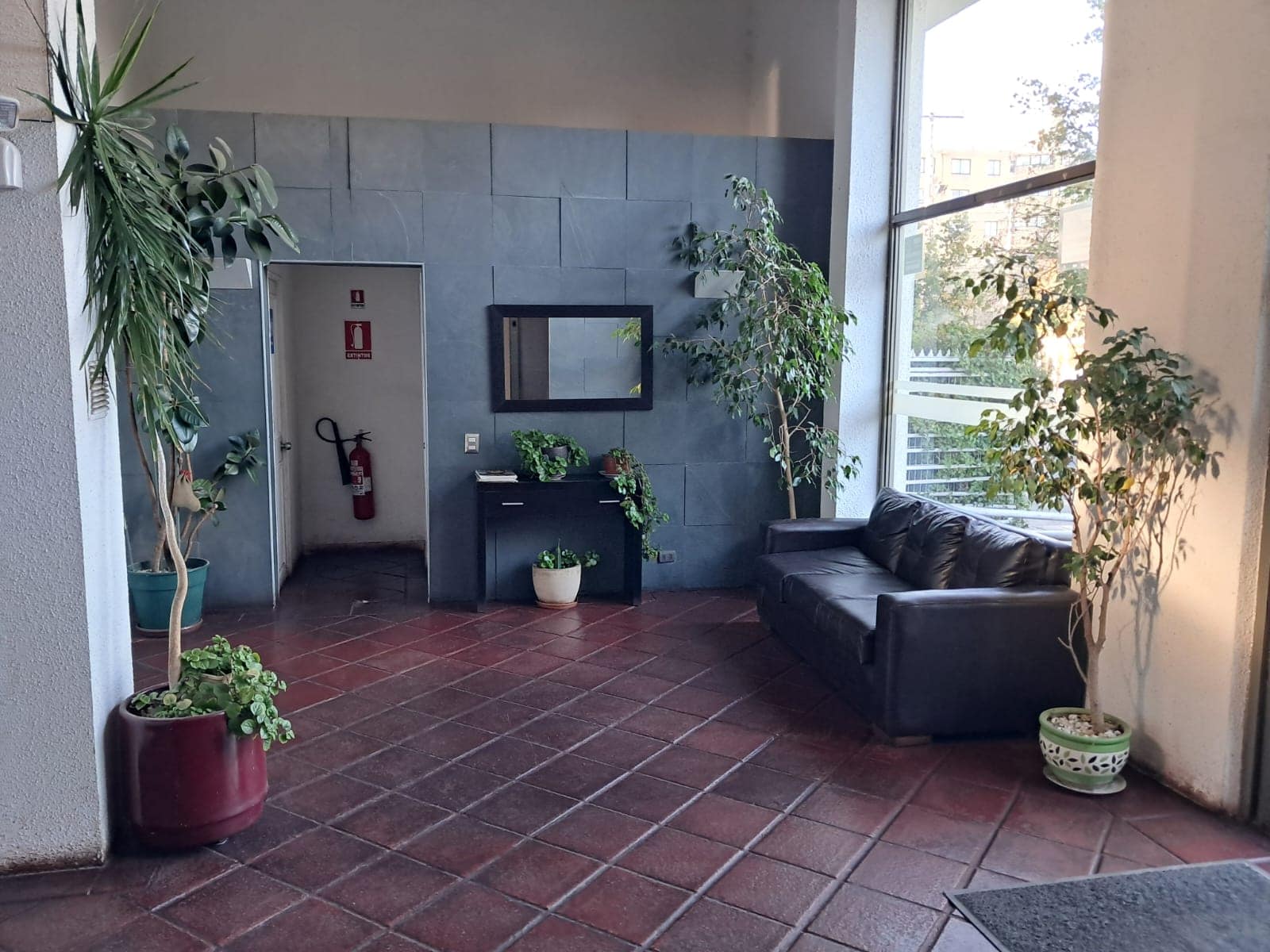 16 Vive en el corazón de Talca: departamento a pasos de Plaza de Armas con terraza y excelente conectividad!