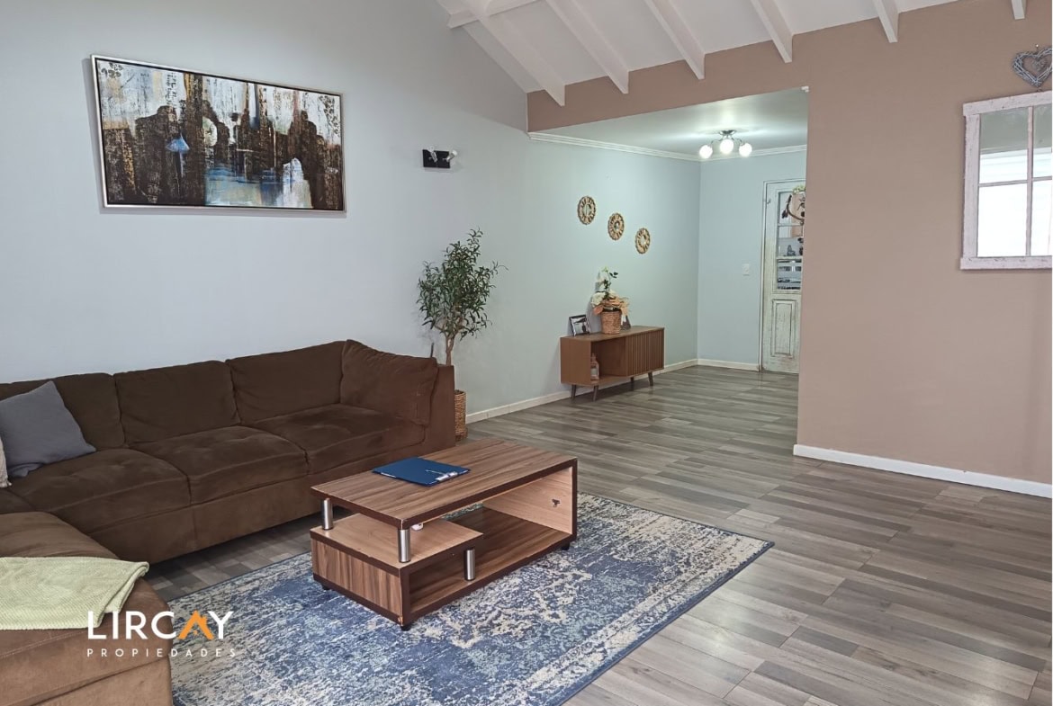 Encantadora y Espaciosa Casa de 1 Piso en Venta, Talca!