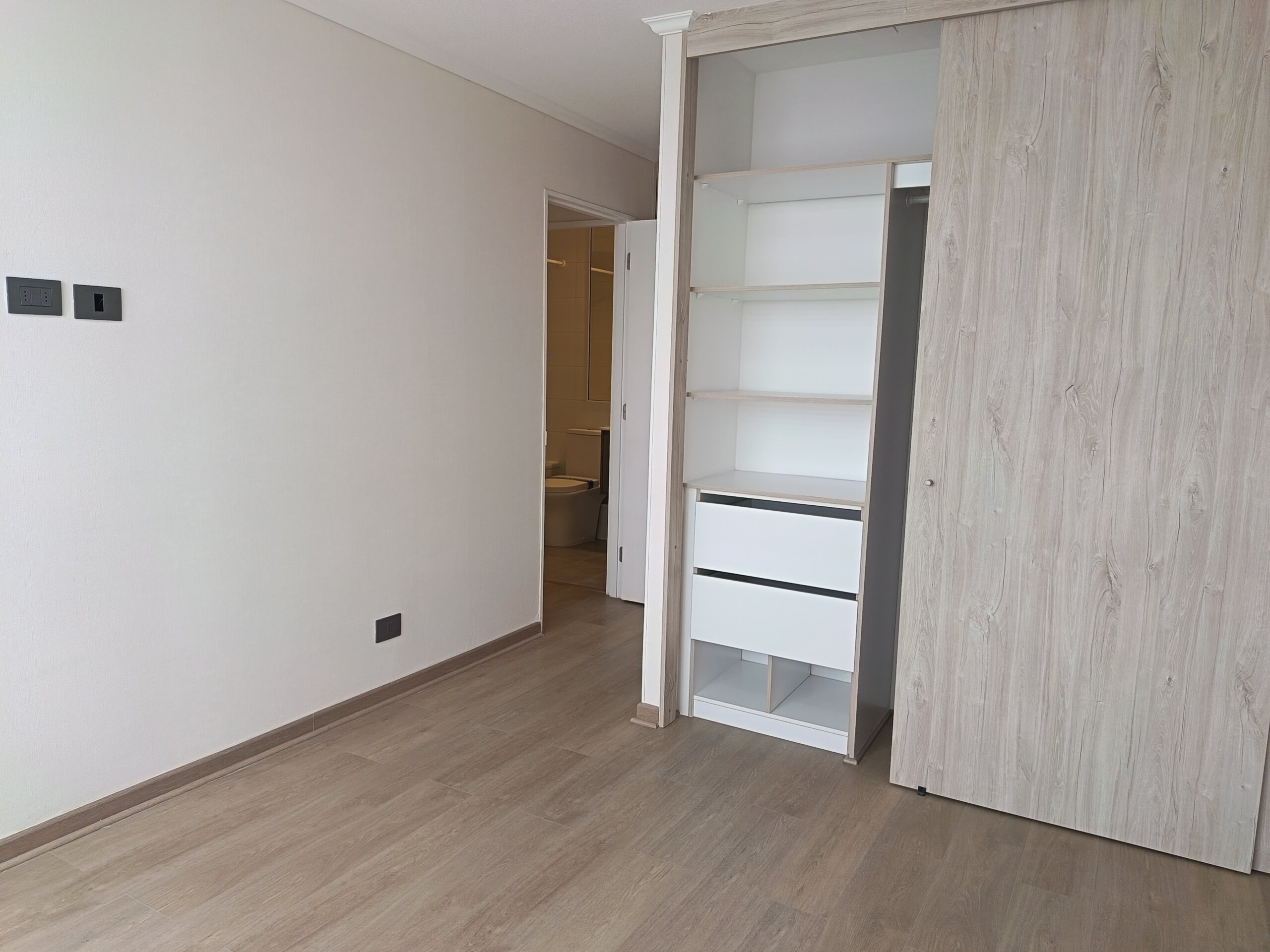 15 Moderno departamento a estrenar en Promoción de Temporada $ 430.000!!!